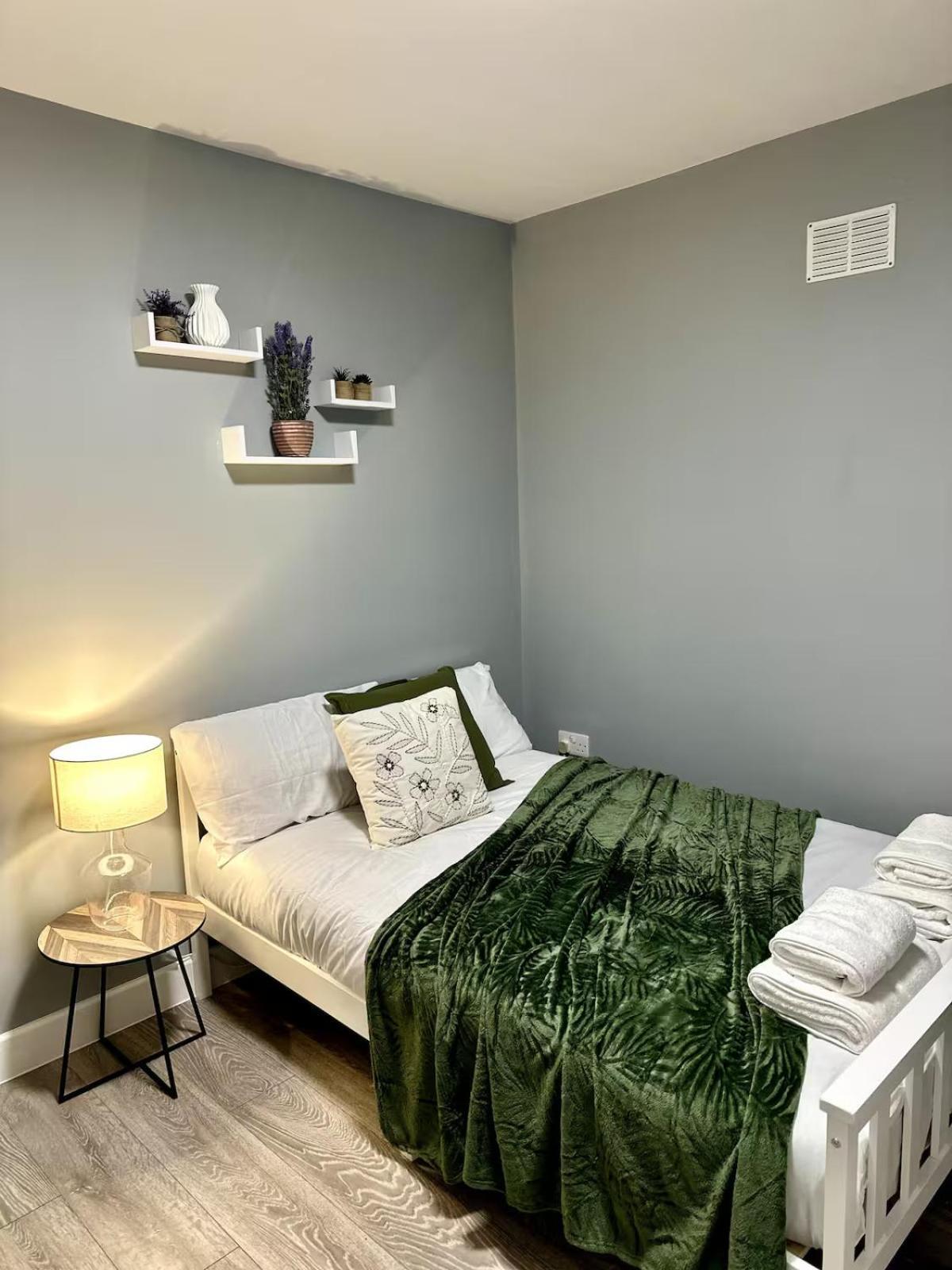 Cosy Ensuite Double Room, Near Heathrow Airport Northolt  Exterior foto